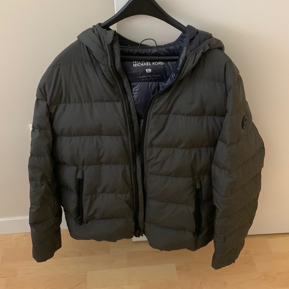 Gently Used Michael Kors Insulated hooded Puffer jacket w/ arm logo, Must See!!